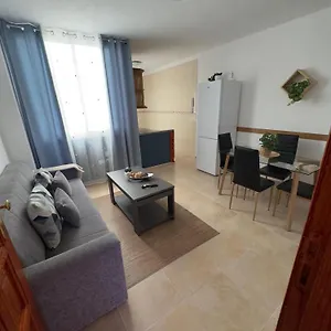 https://acogedor-piso-en-san-cristobal-de-la-laguna.adeje-hotels.com